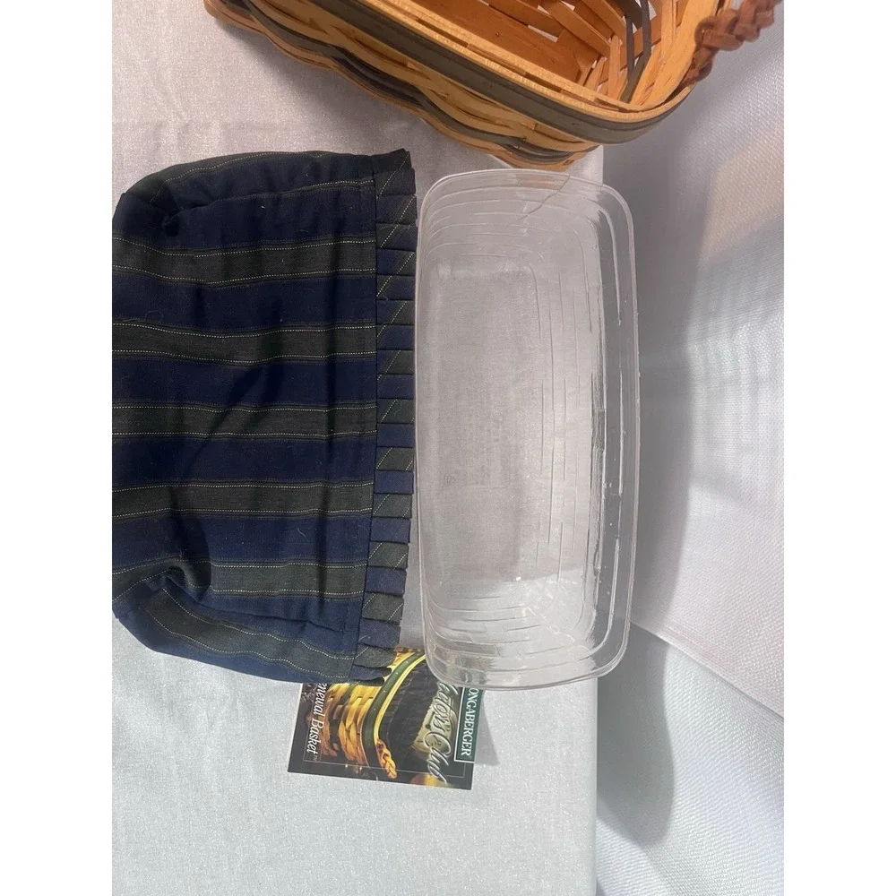 Longaberger Collectors Club 1997 Renewal Basket With Fabric and Clear Liners